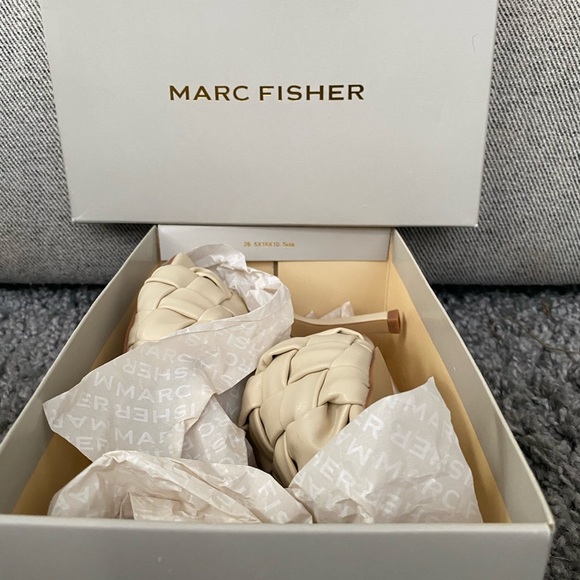 MARC FISHER BRIZO SANDAL
Slide into elegance with the Brizo sandal NWOT - Picture 3 of 5